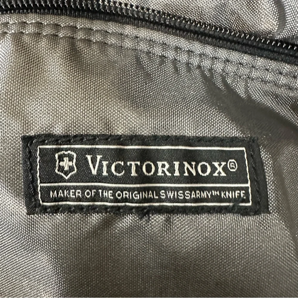 Victorinox padded adjustable
